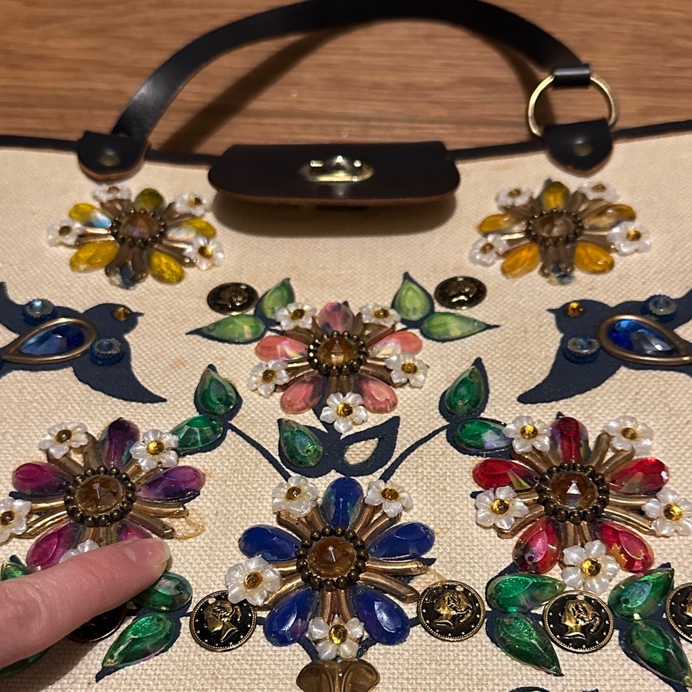 Abundance Enid Collins Embellished Floral Tote Bag - Cream with Black Trim - Picture 9 of 10
